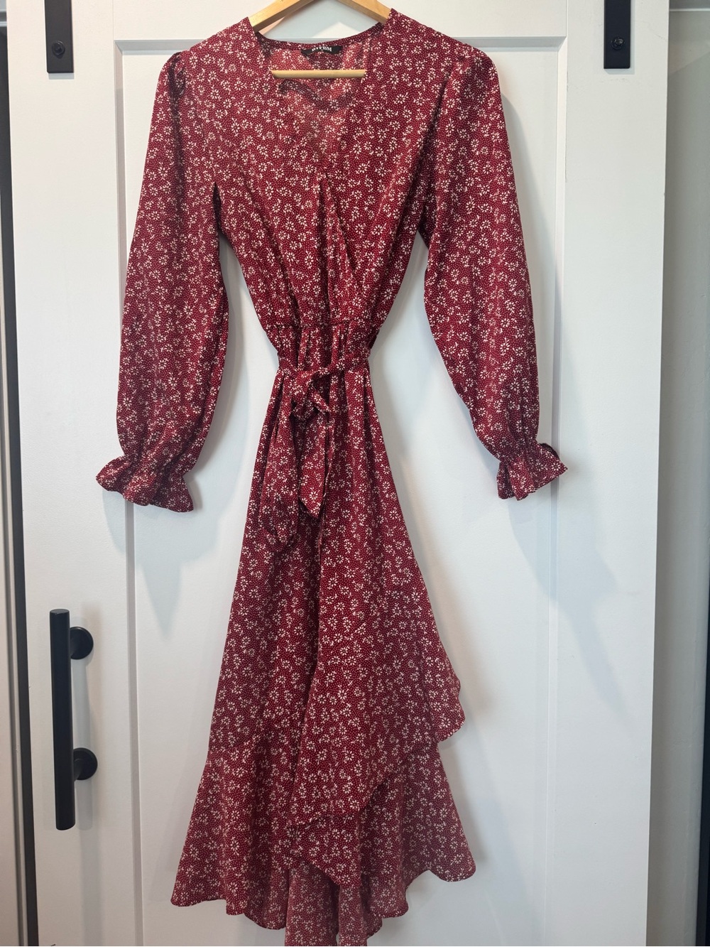 Women’s Red Floral Tie-Waist Maxi Dress with Ruffle Hem